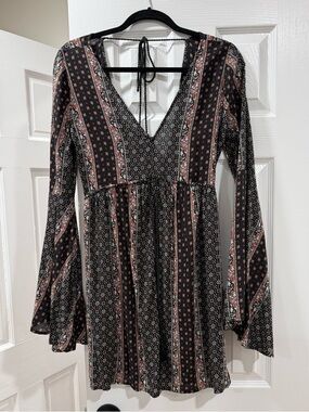 Abercrombie & Fitch - Bell Sleeve Dress